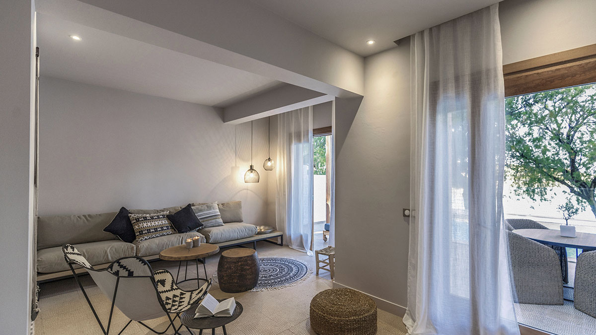 Two Bedroom Seafront Villa with Private Pool